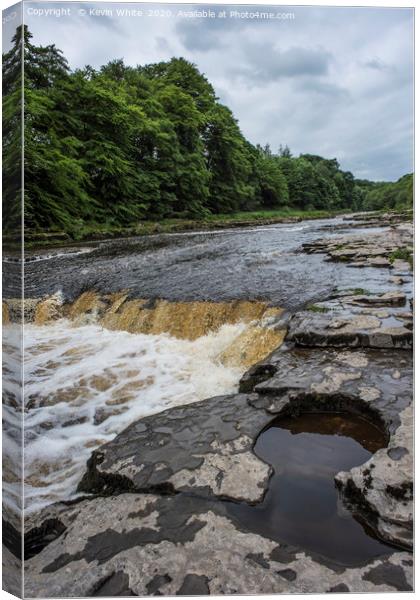 Yorkshire Dales falls Canvas Print by Kevin White