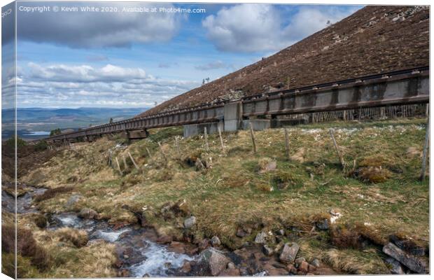 Funicular railway in the Cairngorms Canvas Print by Kevin White