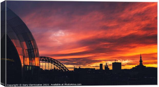 A Newcastle Skyline Sunset Canvas Print by Gary Clarricoates