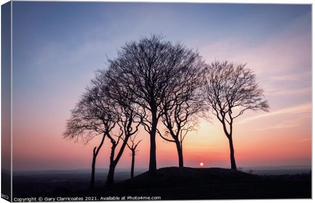 Falling Sun at Seven Sisters Canvas Print by Gary Clarricoates