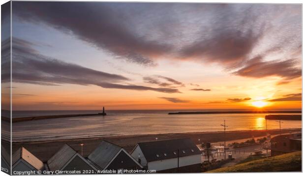 Roker Beach at Sunrise Canvas Print by Gary Clarricoates