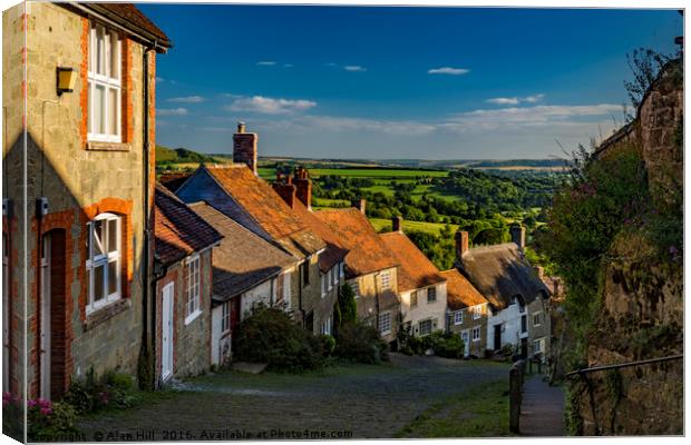 Gold Hill in the village of Shaftesbury, Dorset Canvas Print by Alan Hill