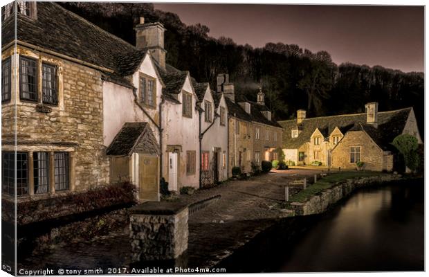 Castle Combe Village Canvas Print by tony smith