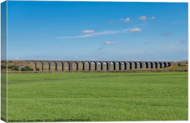 Ribblehead Viaduct, Yorkshire, England Canvas Print by Dave Collins