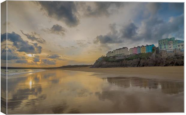 The  South Beach Tenby in Winter. Canvas Print by Colin Allen