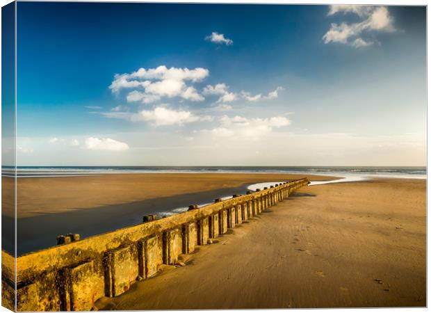 The Groyne at Amroth Beach, Pembrokeshire. Canvas Print by Colin Allen