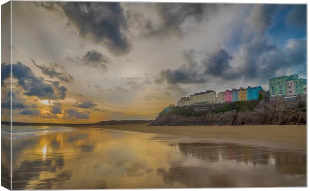 The South Beach, Tenby, Pembrokeshire. Canvas Print by Colin Allen