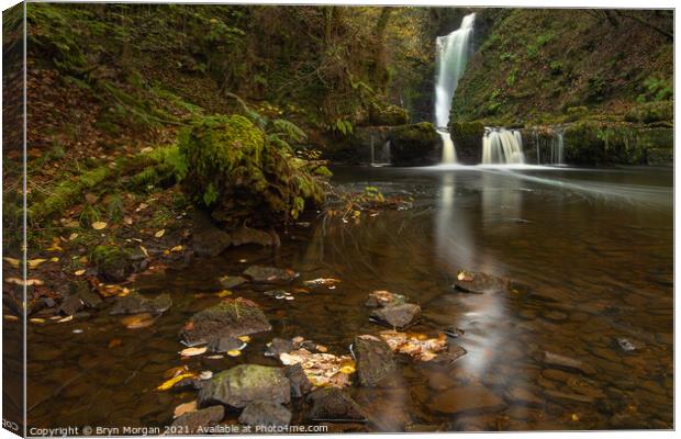 Sgwd Einion gam, Waterfall of the crooked anvil Canvas Print by Bryn Morgan