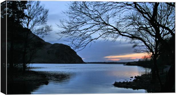 View to  Anglers Crag, Ennerdale Water Canvas Print by Linda Lyon