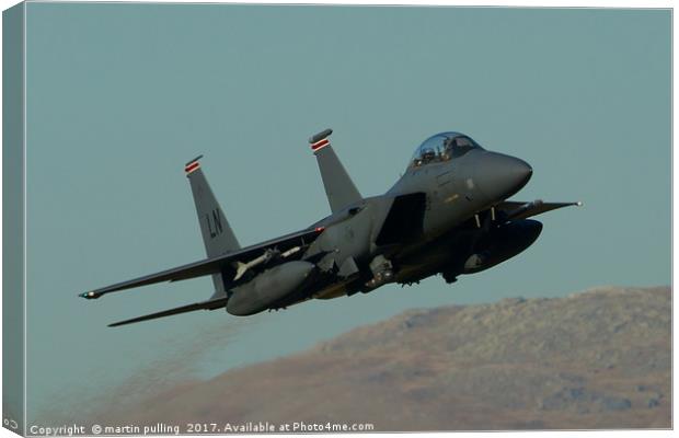 F15, strike Eagle Canvas Print by martin pulling