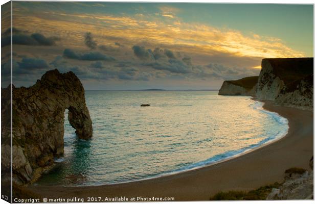 Sunrise at Durdle dor Canvas Print by martin pulling