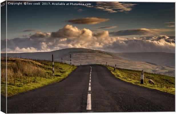The road to Hawes Canvas Print by kevin cook