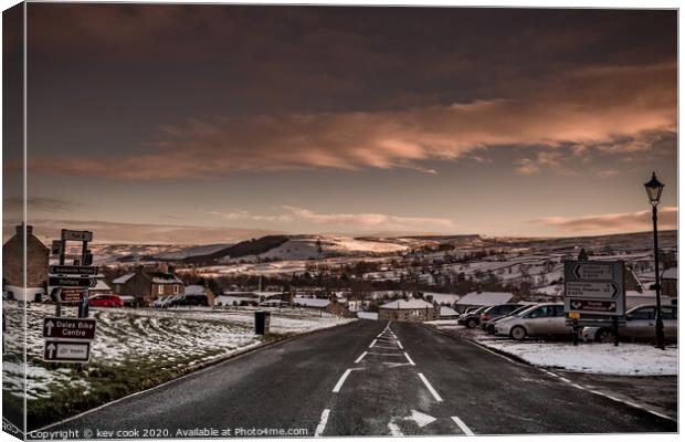 Sunsetting over Reeth Canvas Print by kevin cook