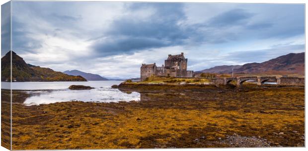 Eilean Donan Castle Canvas Print by John Frid