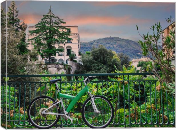 Green Bicycle on Sorrento Patio Canvas Print by Darryl Brooks