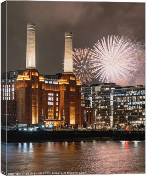 Battersea Fireworks Canvas Print by Sarah Smith