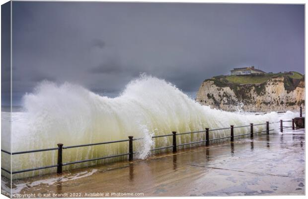 Dramatic Sea at Freshwater Bay, Isle of Wight Canvas Print by KB Photo