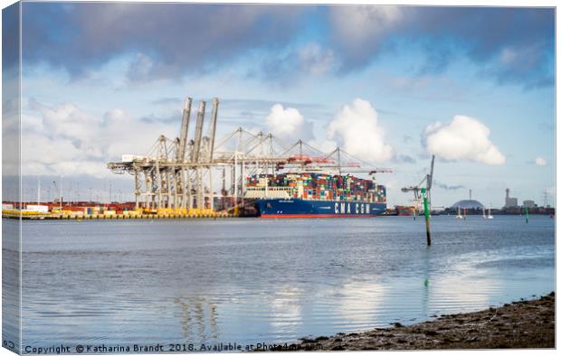 Port of Southampton, England Canvas Print by KB Photo