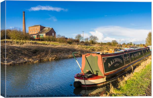 Narrowboat on the Kennet and Avon Canal and Crofto Canvas Print by KB Photo