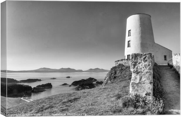 Tyr Mawr lighthouse  Canvas Print by Kevin Hellon