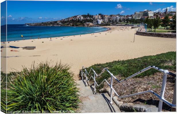 Coogee Beach, Sydney, New South Wales, Australia Canvas Print by Kevin Hellon