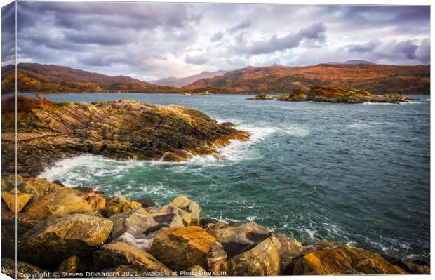The rocks and mountain view in Scotland Canvas Print by Steven Dijkshoorn