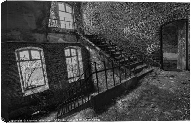 Black and white staircase Canvas Print by Steven Dijkshoorn