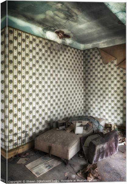 An abandoned vintage bed Canvas Print by Steven Dijkshoorn