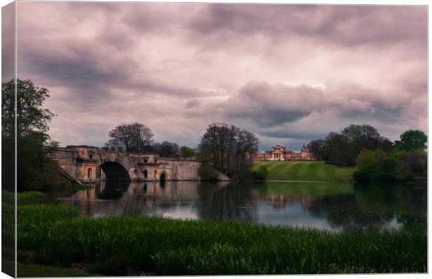 Blenheim Palace and gardens Canvas Print by Darren Lowe