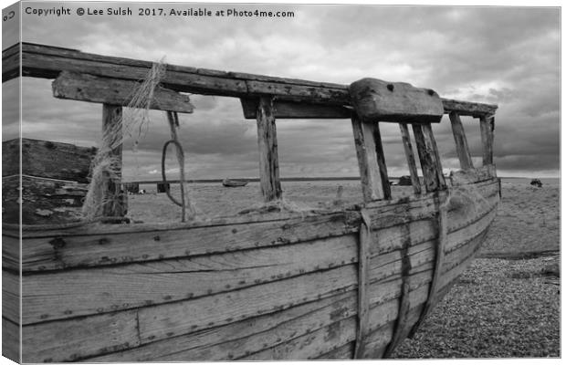 Abandoned boat at Dungeness Canvas Print by Lee Sulsh