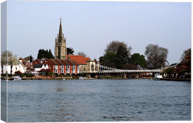 Marlow Buckinghamshire Canvas Print by Chris Day