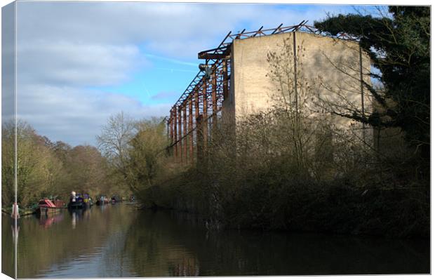Grand Union canal building Canvas Print by Chris Day