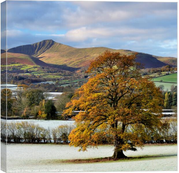 Brecon Beacons on a Frosty Autumn Morning. Canvas Print by Philip Veale