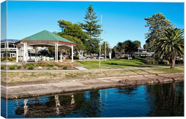 Waterfront Park Bandstand. Canvas Print by Geoff Childs