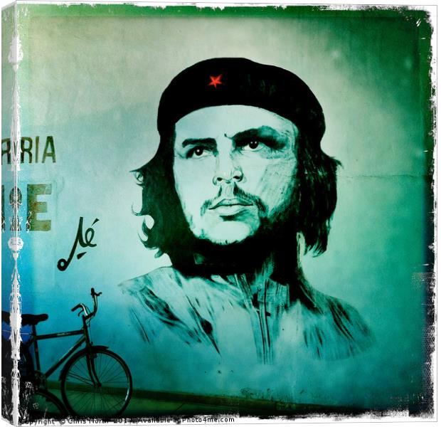 Che Guevara mural in Trinidad Cuba Canvas Print by Chris North