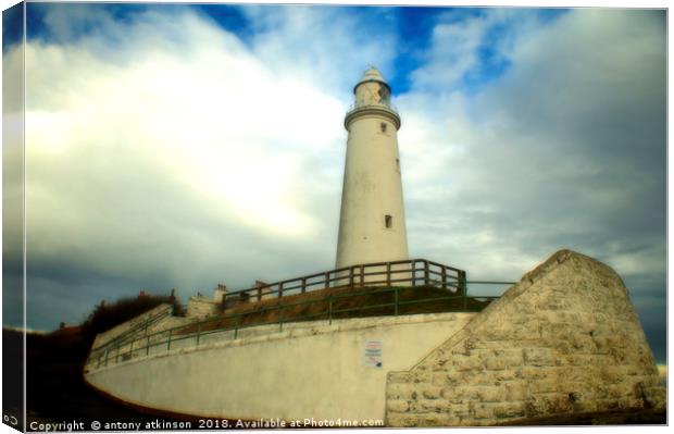 St Marys Lighthouse at Tynmouth Whitley bay Canvas Print by Antony Atkinson