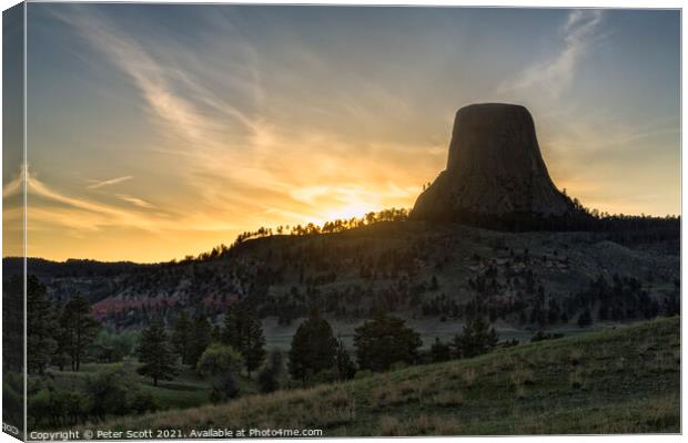 Sunset at Devils Tower Canvas Print by Peter Scott