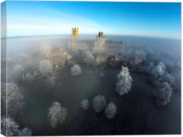 Frosty, misty morning in Ely, Cambridgeshire, 22nd January 2023 Canvas Print by Andrew Sharpe