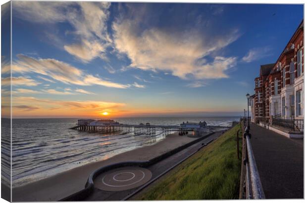Cromer dawn, 24th May 2016 Canvas Print by Andrew Sharpe