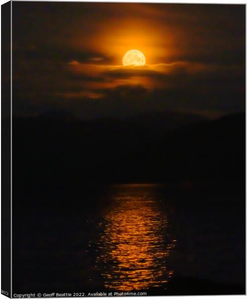 Dreamy moon Canvas Print by Geoff Beattie