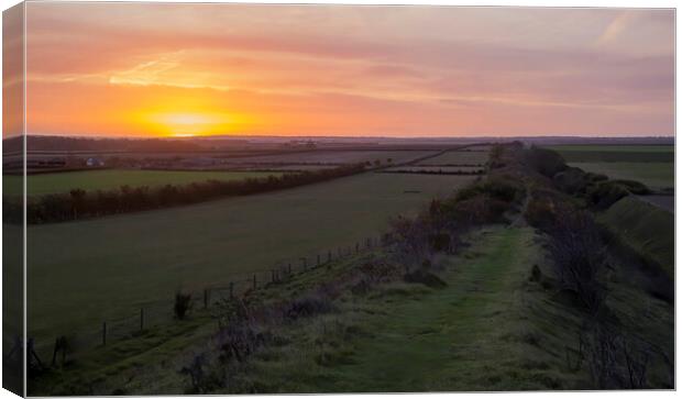 Path along Devil's dyke Canvas Print by Kelly Bailey