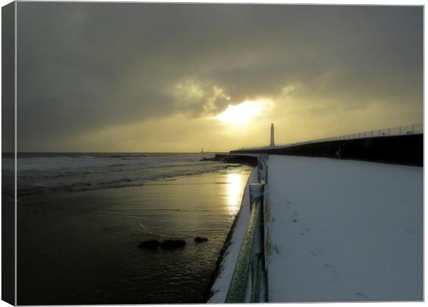 Seaburn Promenade on a snow covered morning Canvas Print by Darren Humble