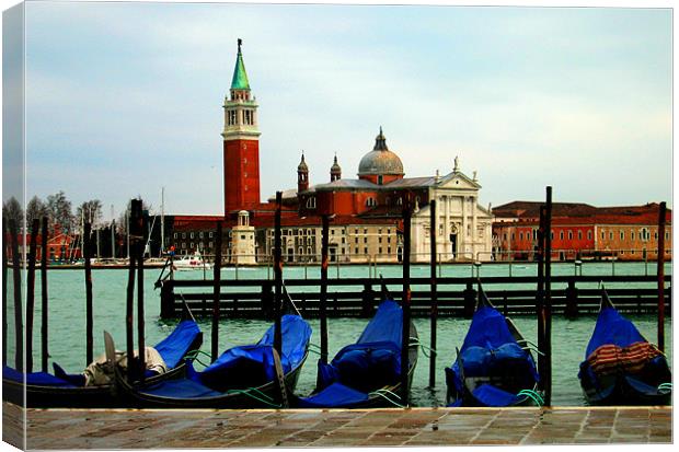 Gondolas and San Giorgio Maggiore, Venice Canvas Print by Linda More