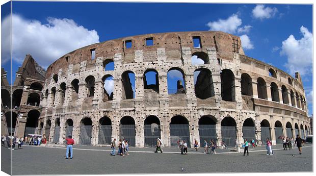 Colosseum, Rome, Italy Canvas Print by Linda More