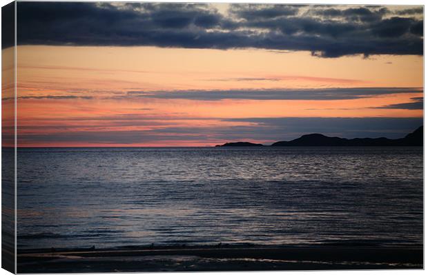 Camusdarach beach sunset Canvas Print by Linda More