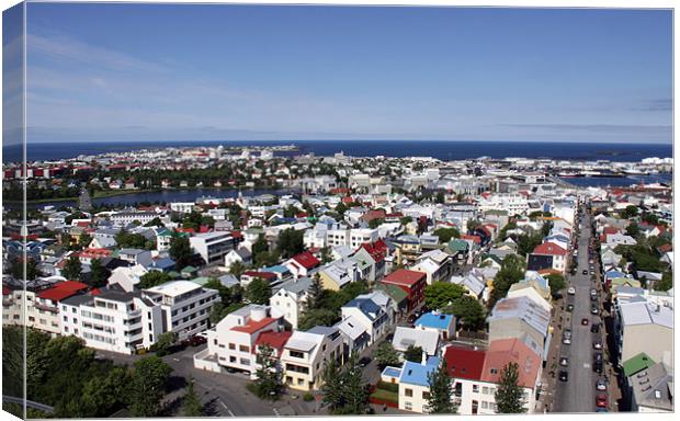 Reykjavík from the Hallgrímskirkja observation tow Canvas Print by Linda More