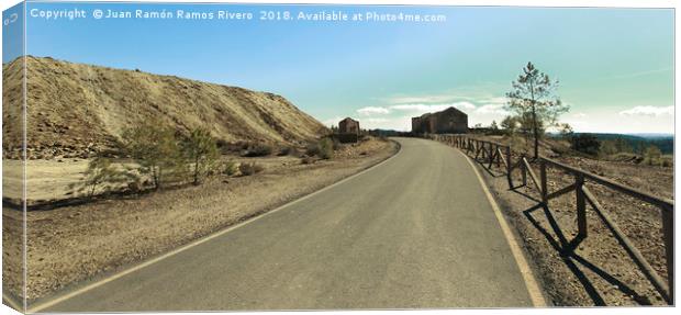 Road to the ruined house Canvas Print by Juan Ramón Ramos Rivero