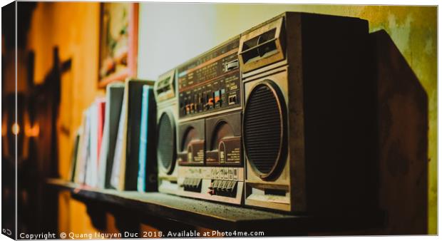 Old vintage radio Canvas Print by Quang Nguyen Duc