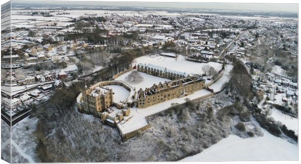Bolsover Castle at winter time Canvas Print by lee retallic