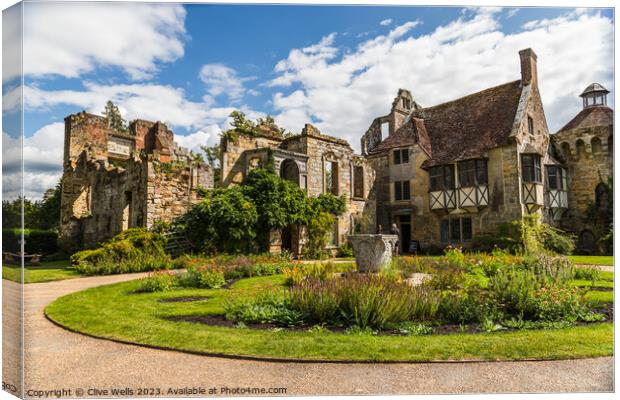 Ruins at Scotney Castle Canvas Print by Clive Wells